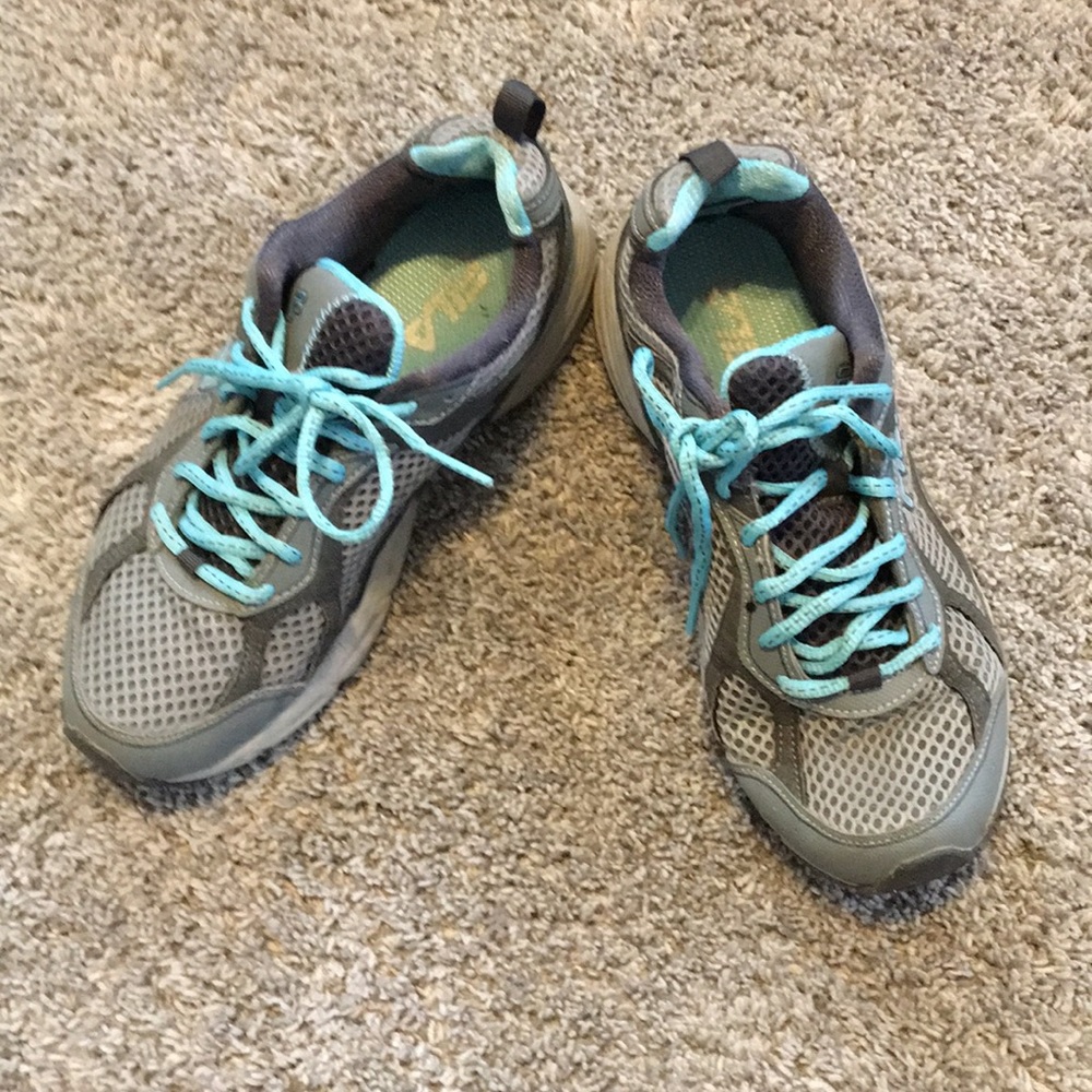 Used size 9 women’s Sneakers
